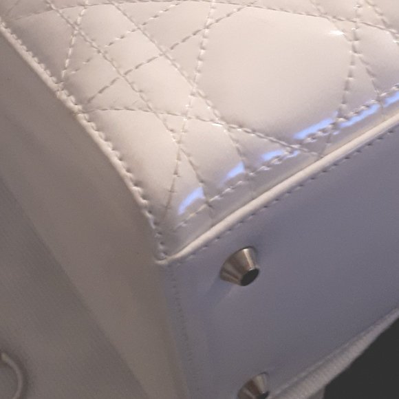 AUTHENTIC CHRISTIAN DIOR Lady Dior Bag - Medium - Picture 13 of 15